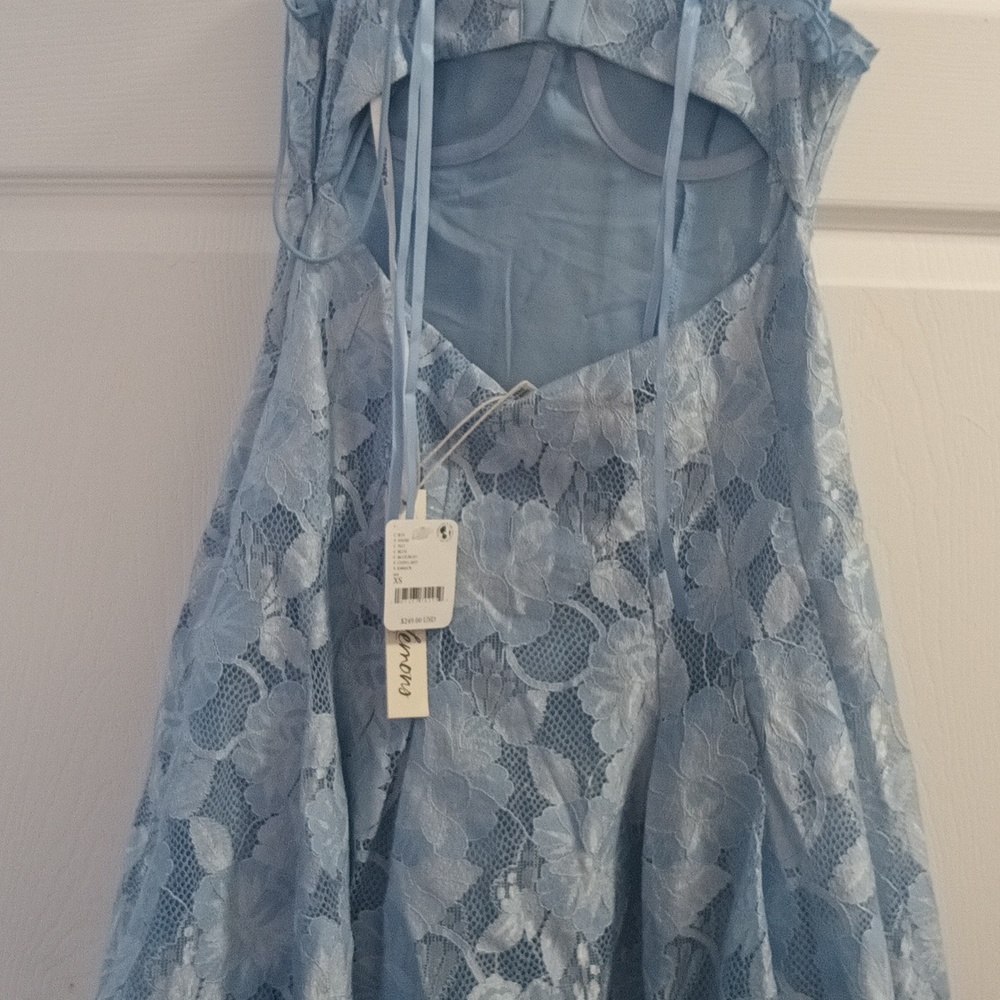 Dress - Picture 14 of 16